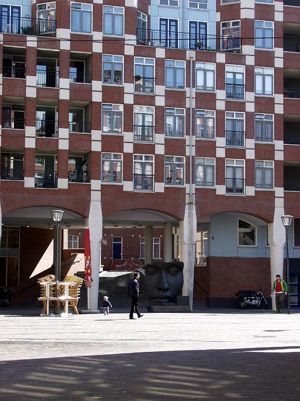 P4025969.jpg - Interesting face sculpture.