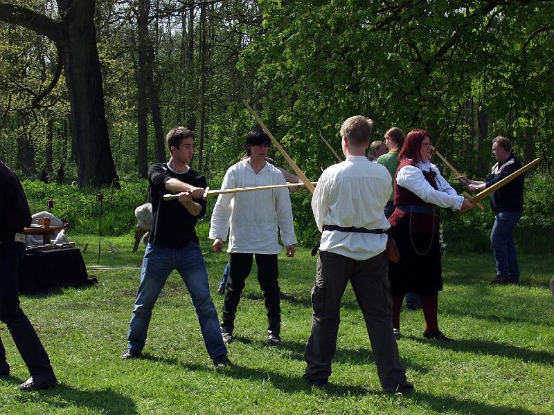 P4236263.jpg - Lessons in Sword Fighting