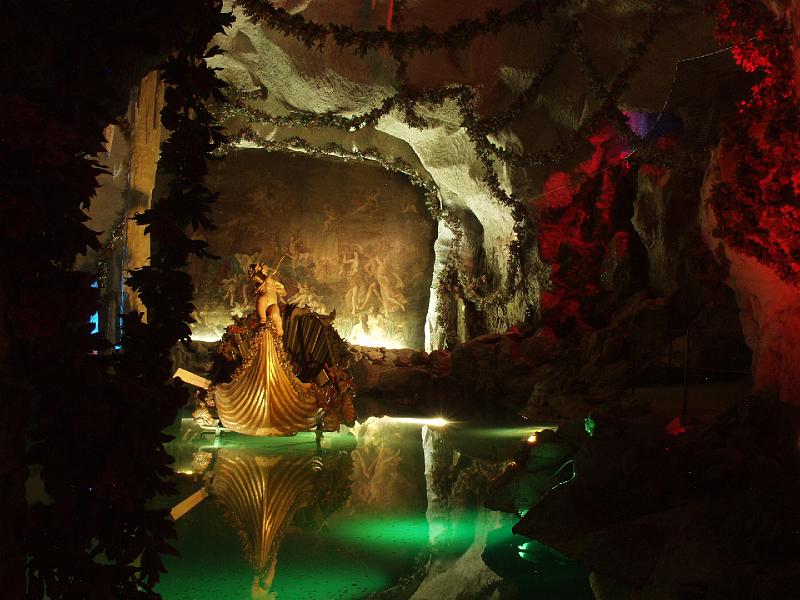 P8067154.jpg - Grotto built for Ludwig