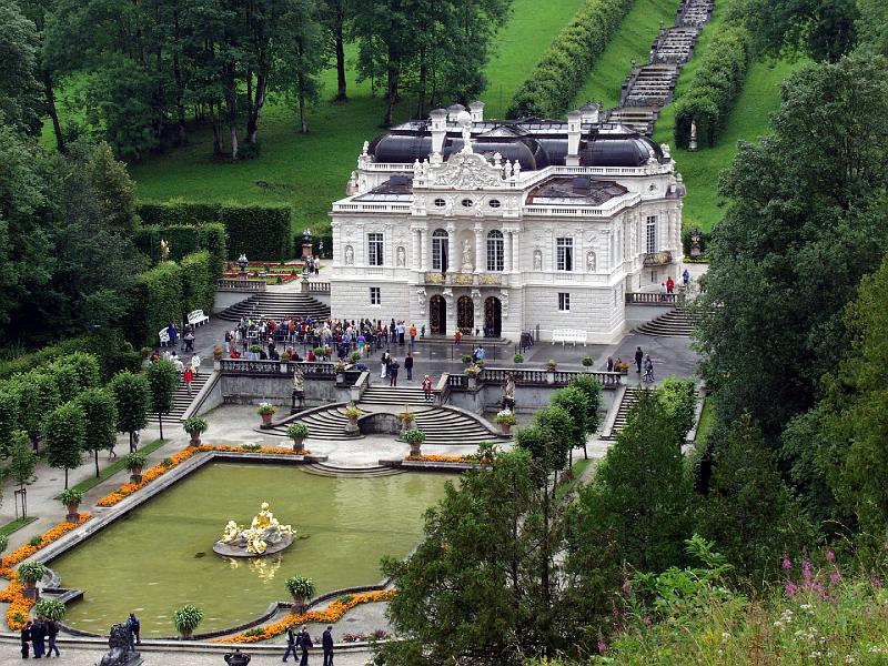 P8067183.jpg - This is probably my favorite shot of Linderhof