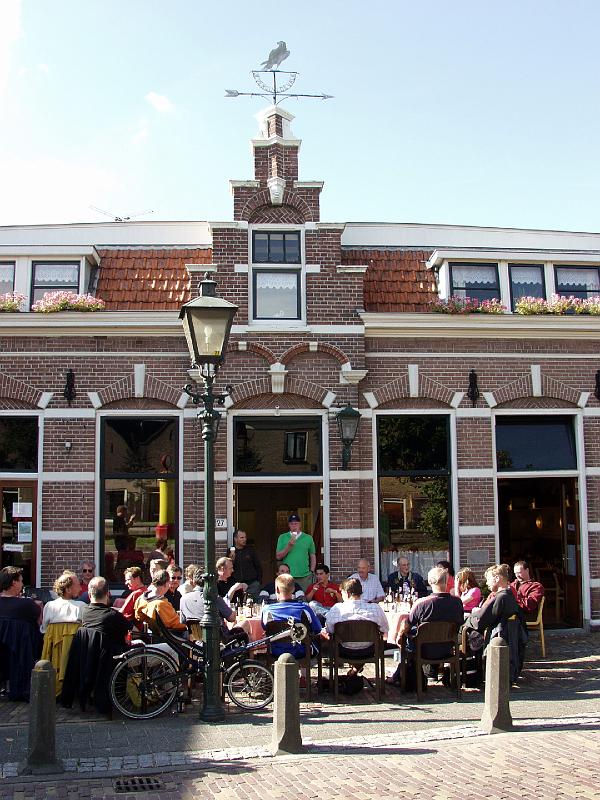 P8237412.jpg - The group at rest