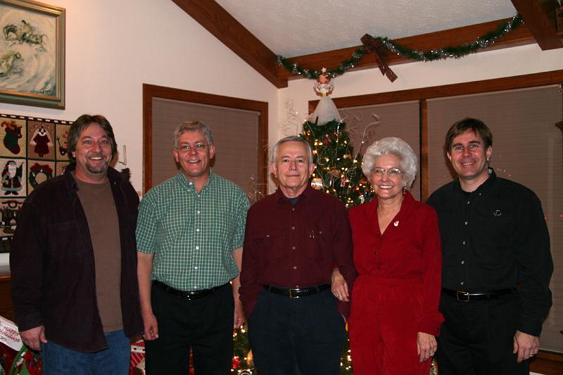 IMG_0137.jpg - Parents and brothers