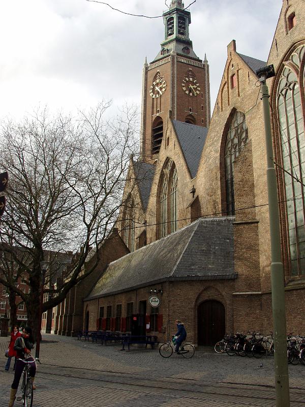 P1225643.jpg - The Grote Kerk in The Hague.  This is now a museum.  I thought it was interesting to see a church with a pub.