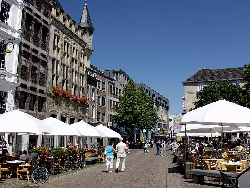 P7176673.jpg - Street scene near the Markt in Aachen