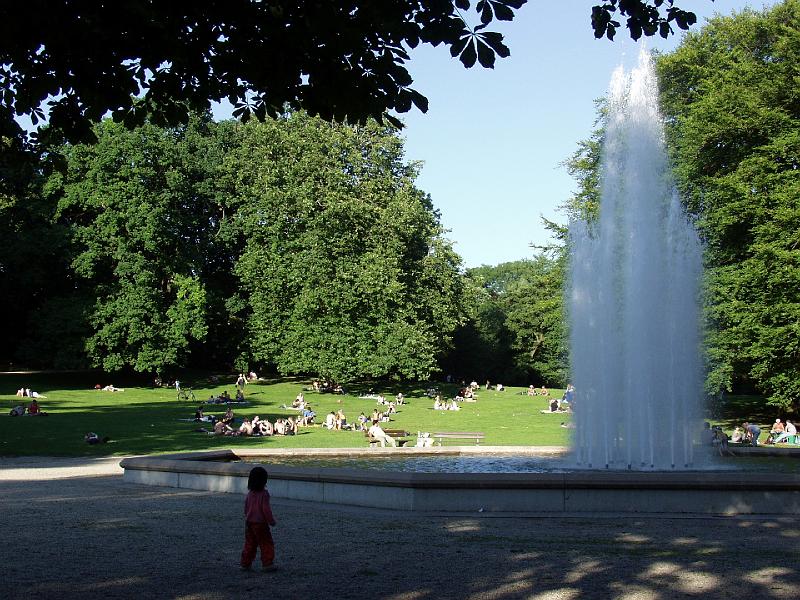 P7176753.jpg - Lots of sun bathers near the springs.