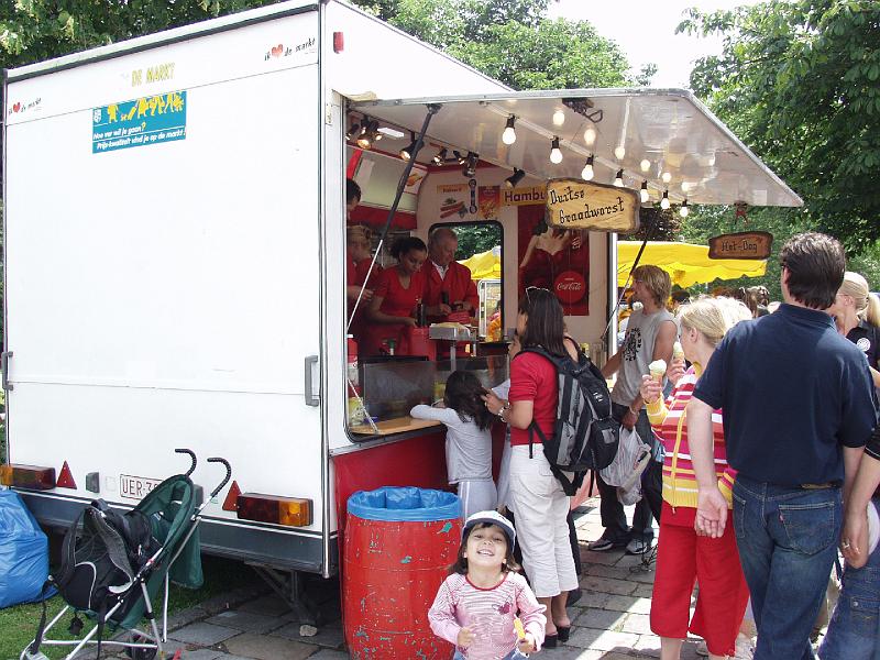 P7036484.jpg - Lunch Time!