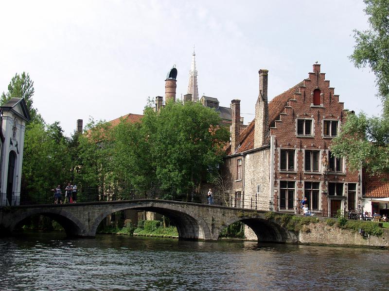 P7036557.jpg - Along the canal