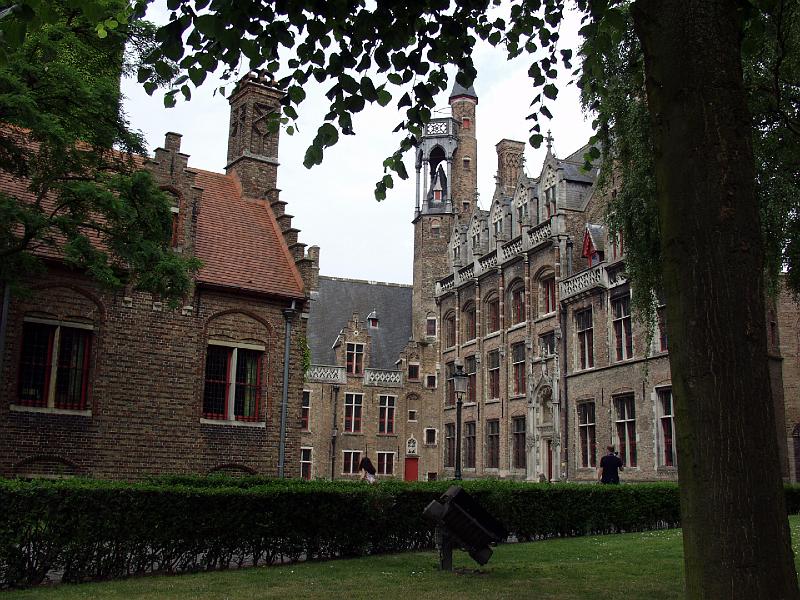 P7036618.jpg - I think this is the mseum.