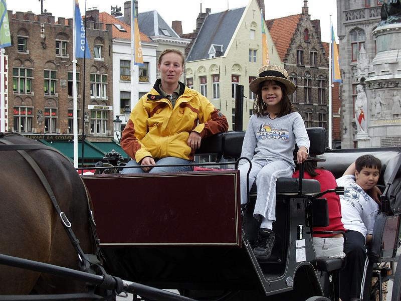 P7036644.jpg - M the contortionist