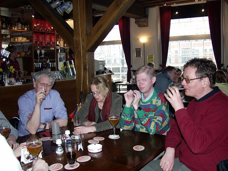 P3275936.jpg - Having a couple of Pelgrim Beers