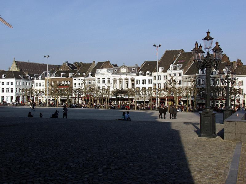 P3165872.jpg - Maastricht Town Square