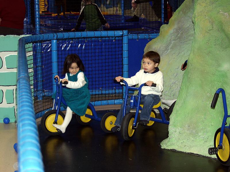 PB057736.jpg - Coming around the back turn...