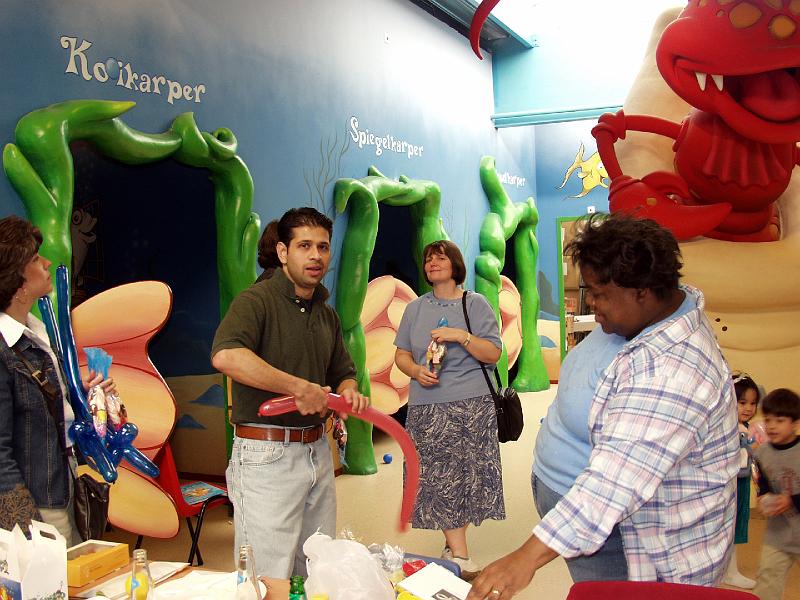 PB057744.jpg - Balloon sculpting clinic