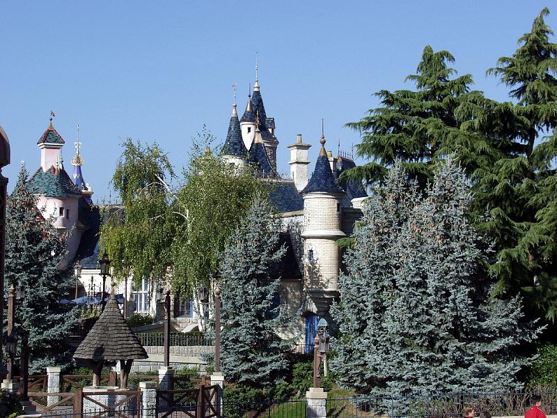 PA157550.jpg - View of the castle