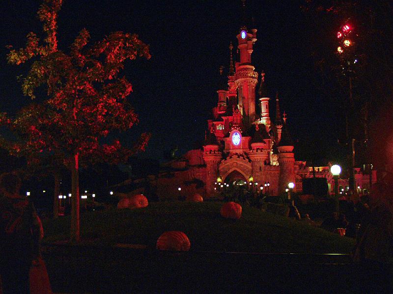 PA157600.jpg - Nightfall at euro disney