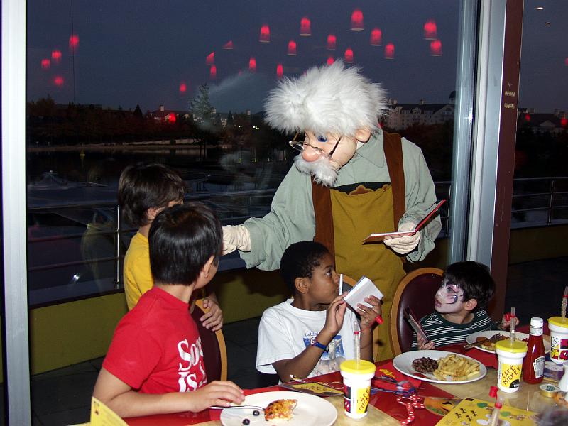 PA167674.jpg - Gepetto stops by.