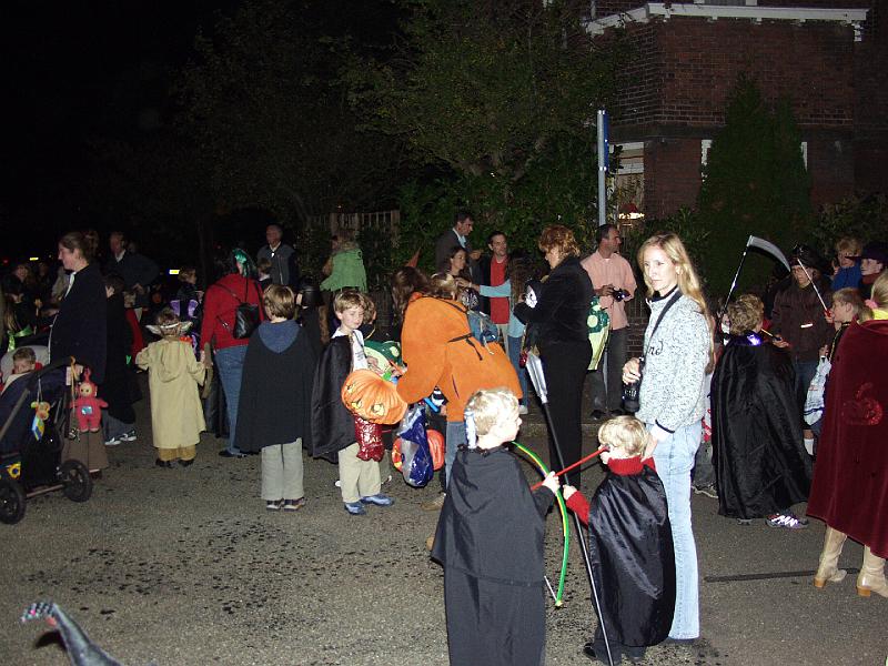 PA317722.jpg - Gathering of the ghouls.