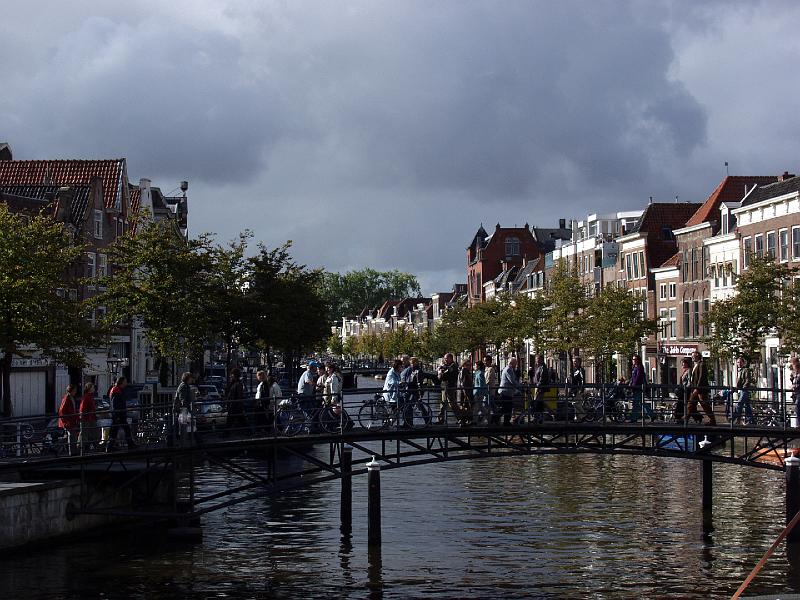 PA027492.jpg - Canal in Leiden