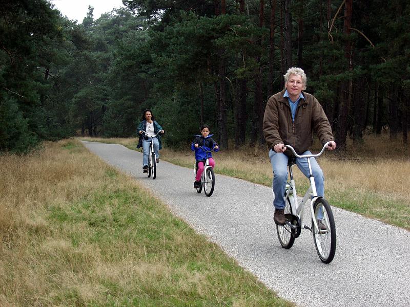 P9117425.jpg - There are free bikes (with the entry fee) that you can ride around the park around Kroller-Muller