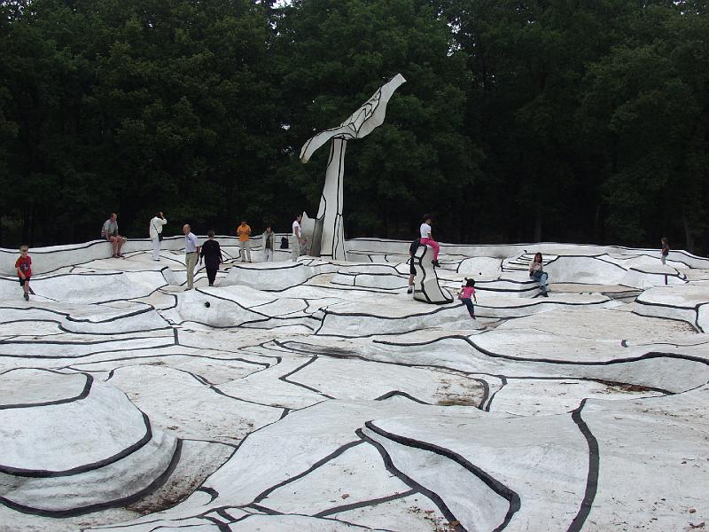 P9117459.jpg - Concrete garden.