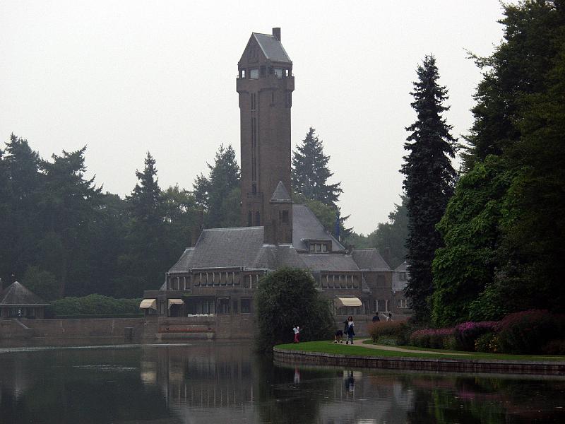 P9117480.jpg - Walking near the castle.