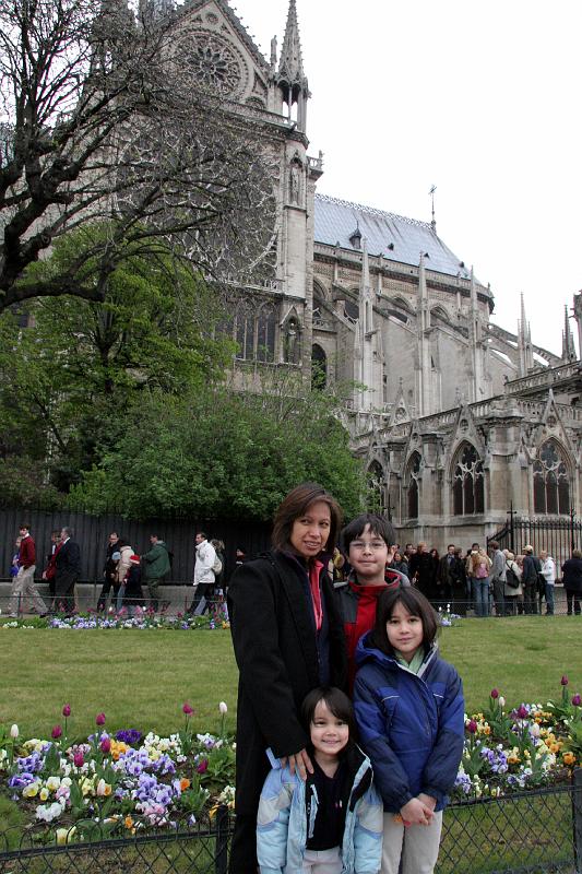 IMG_0804.jpg - Family at Notre Dame
