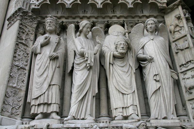 IMG_0816.jpg - Statuary around Notre Dame.