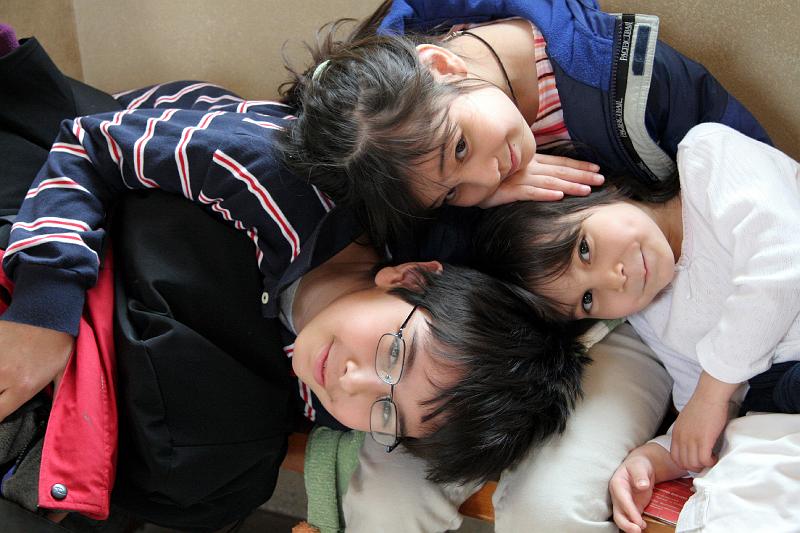 IMG_0897.jpg - Tired kids