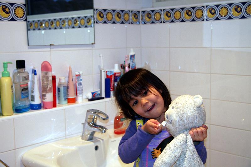 IMG_0756.jpg - Brush your teeth Sam