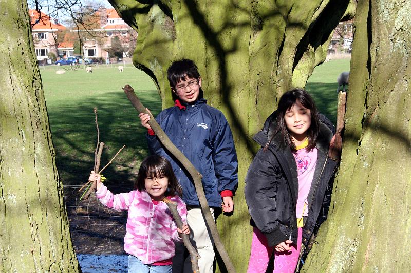 IMG_0751.jpg - Darn, her eyes are closed, I'll take another one.