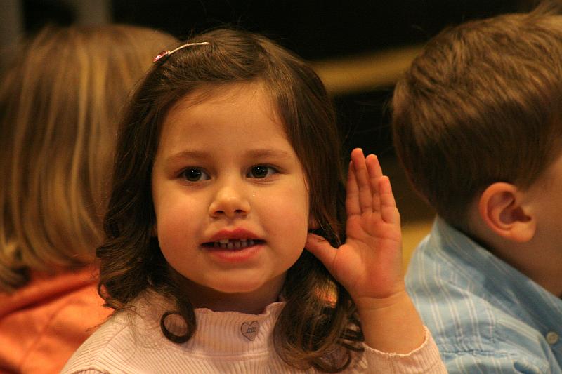 IMG_0700.jpg - Listen