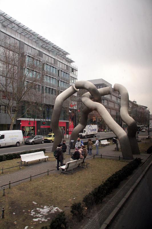 IMG_0316.jpg - This sculpture symbolizes pre-united berlin.  Entertwined but not quite touching.