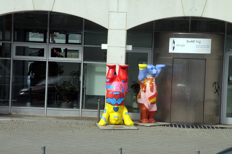 IMG_0362.jpg - More bears