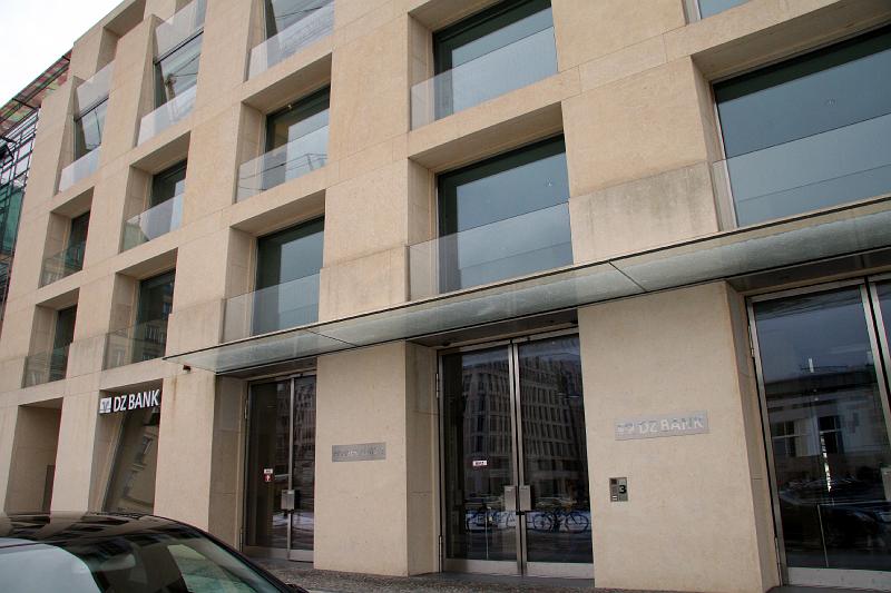 IMG_0395.jpg - This is the front of the DZ bank.