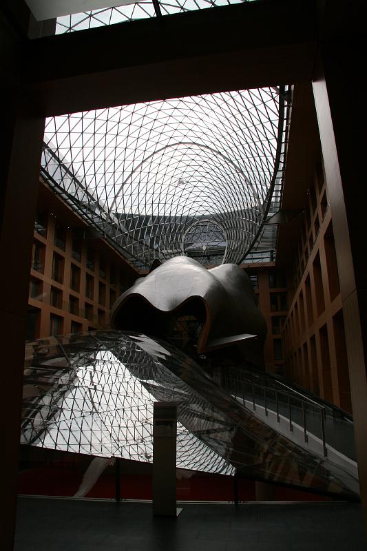 IMG_0397.jpg - This is inside the DZ bank.