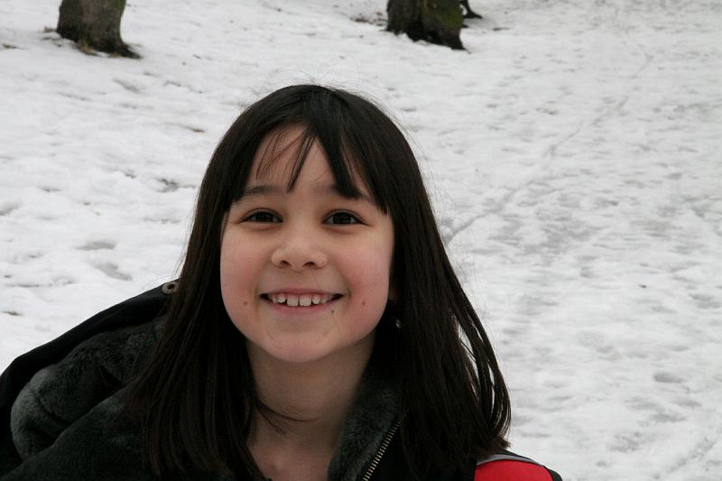 IMG_0550.jpg - R in the snow.