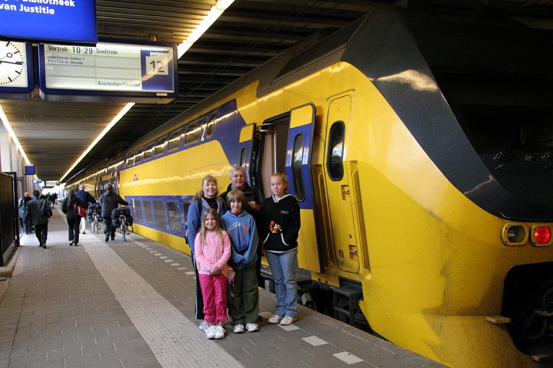 IMG_1913.jpg - Paul's family off to Amsterdam