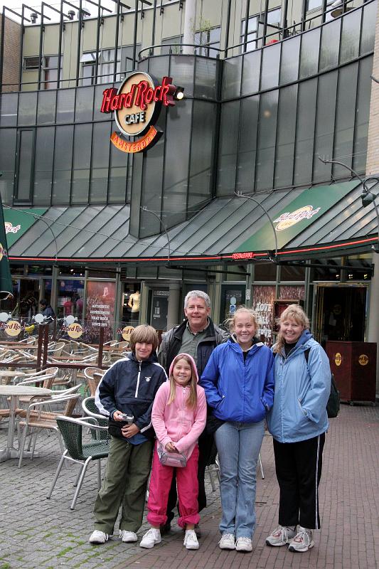 IMG_1959.jpg - Paul's family at Hard Rock, Amsterdam