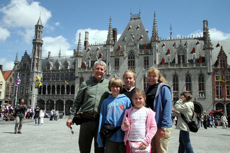IMG_1756.jpg - Paul's family in Bruges