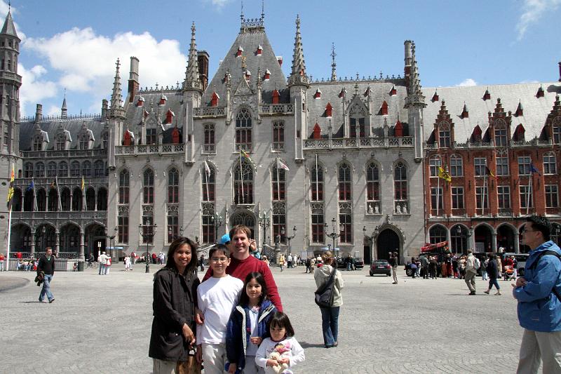 IMG_1757.jpg - My family in Bruges
