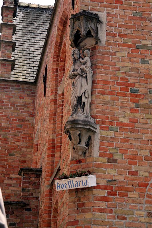 IMG_1761.jpg - Ave Maria.  There are hundreds of these.  Mary is the Patron saint of Bruges.