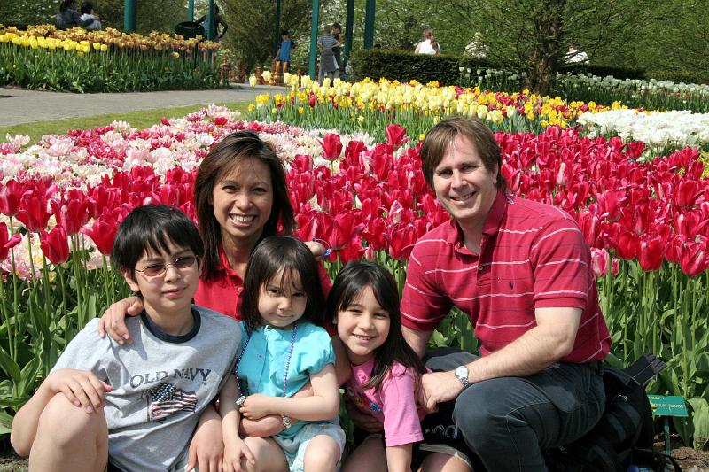 IMG_1371.jpg - Family photo at Keukenhof