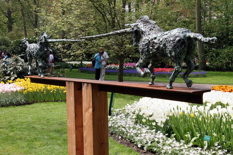 IMG_1422.jpg - Unicorns battling (yours for 9500 euros)